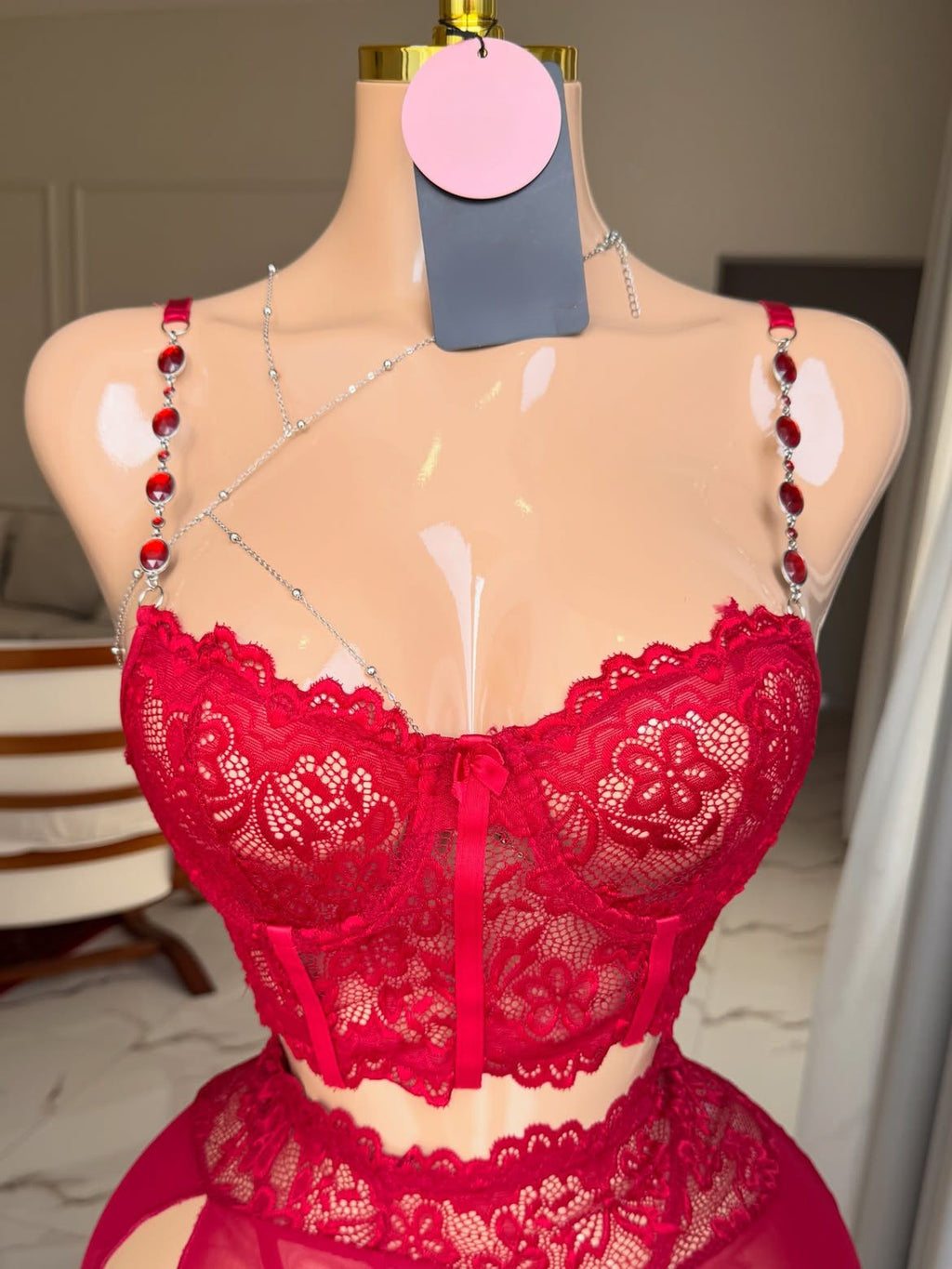 Ensemble Lingerie Corset Rouge "Passion" avec Détails Bijoux et Jupe Fendue