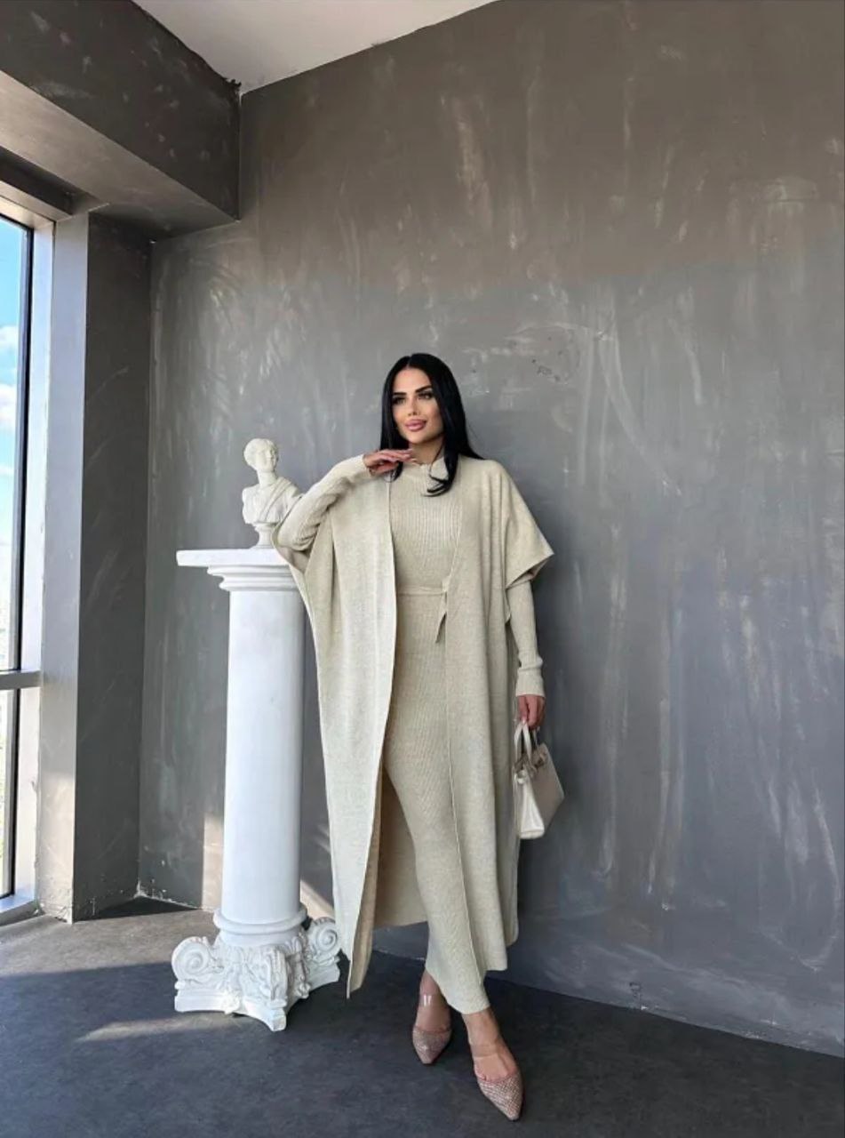 Ensemble robe longue côtelée et cape ample