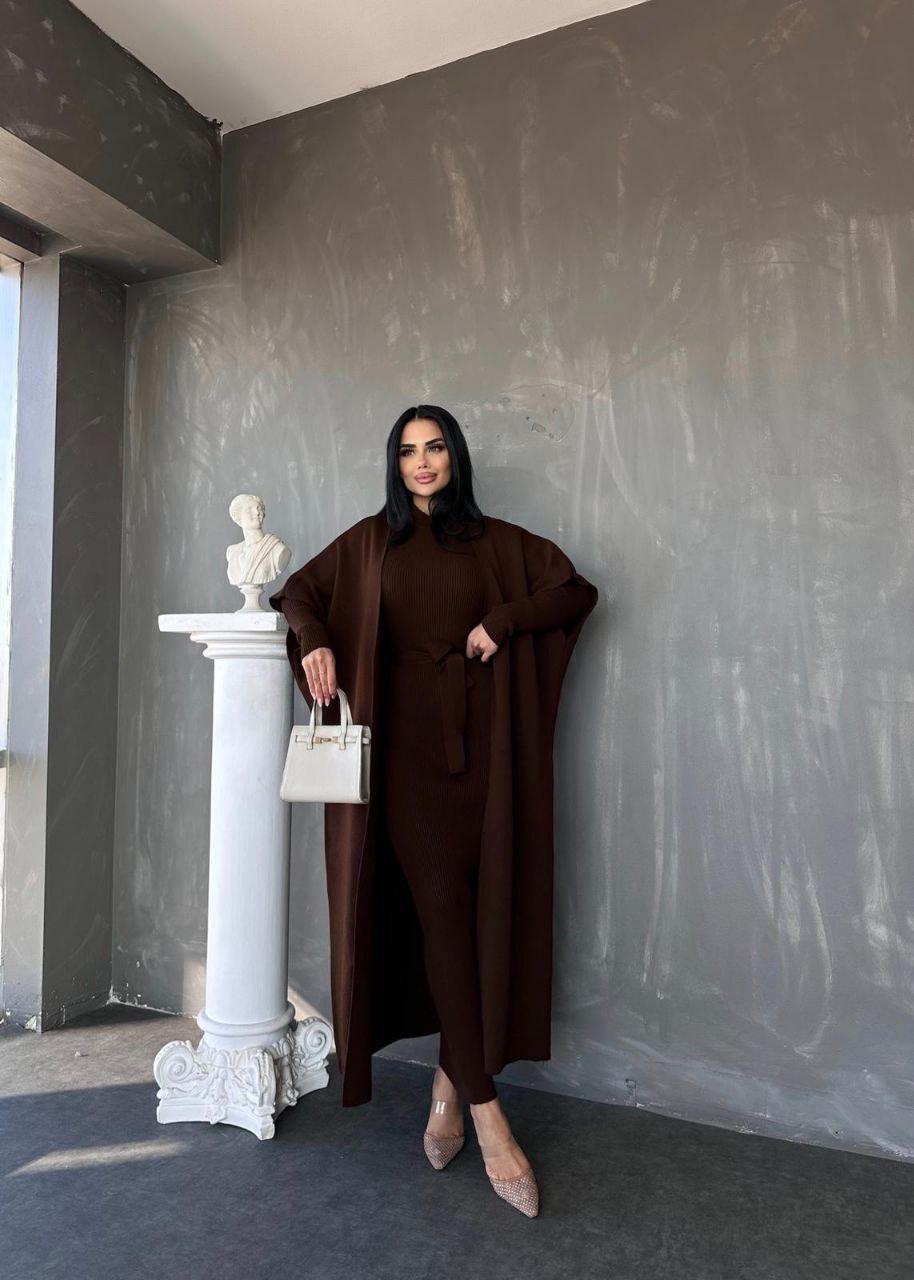 Ensemble robe longue côtelée et cape ample