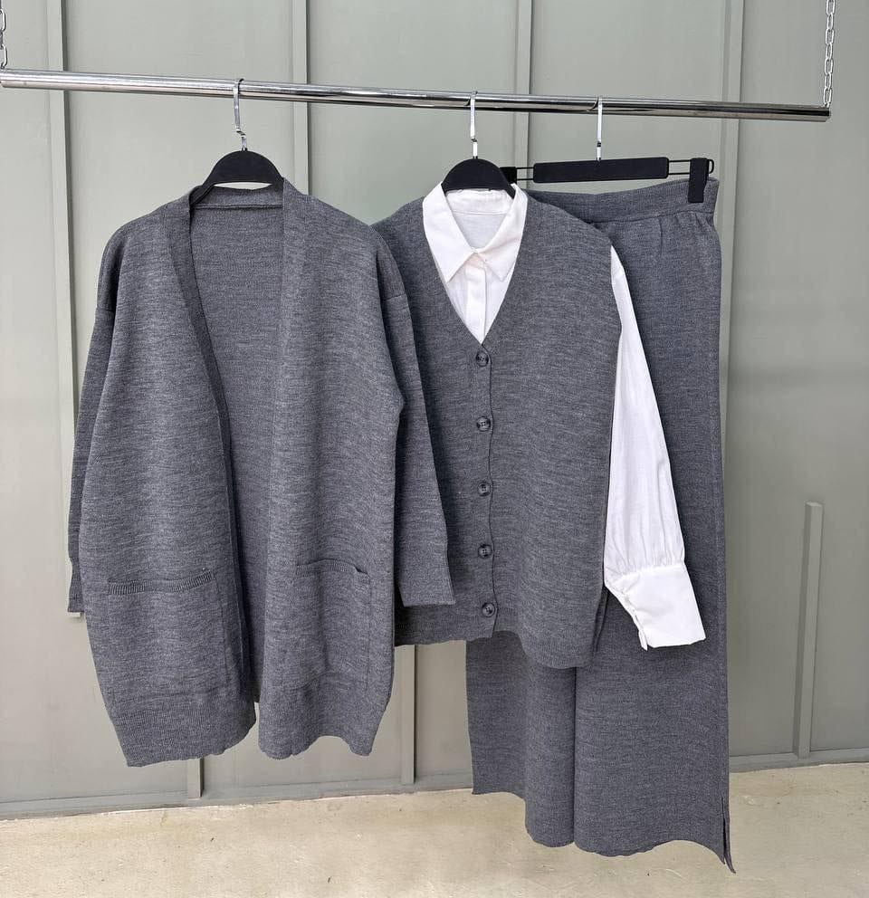 Ensemble femme 4 pièces gris avec chemise blanche