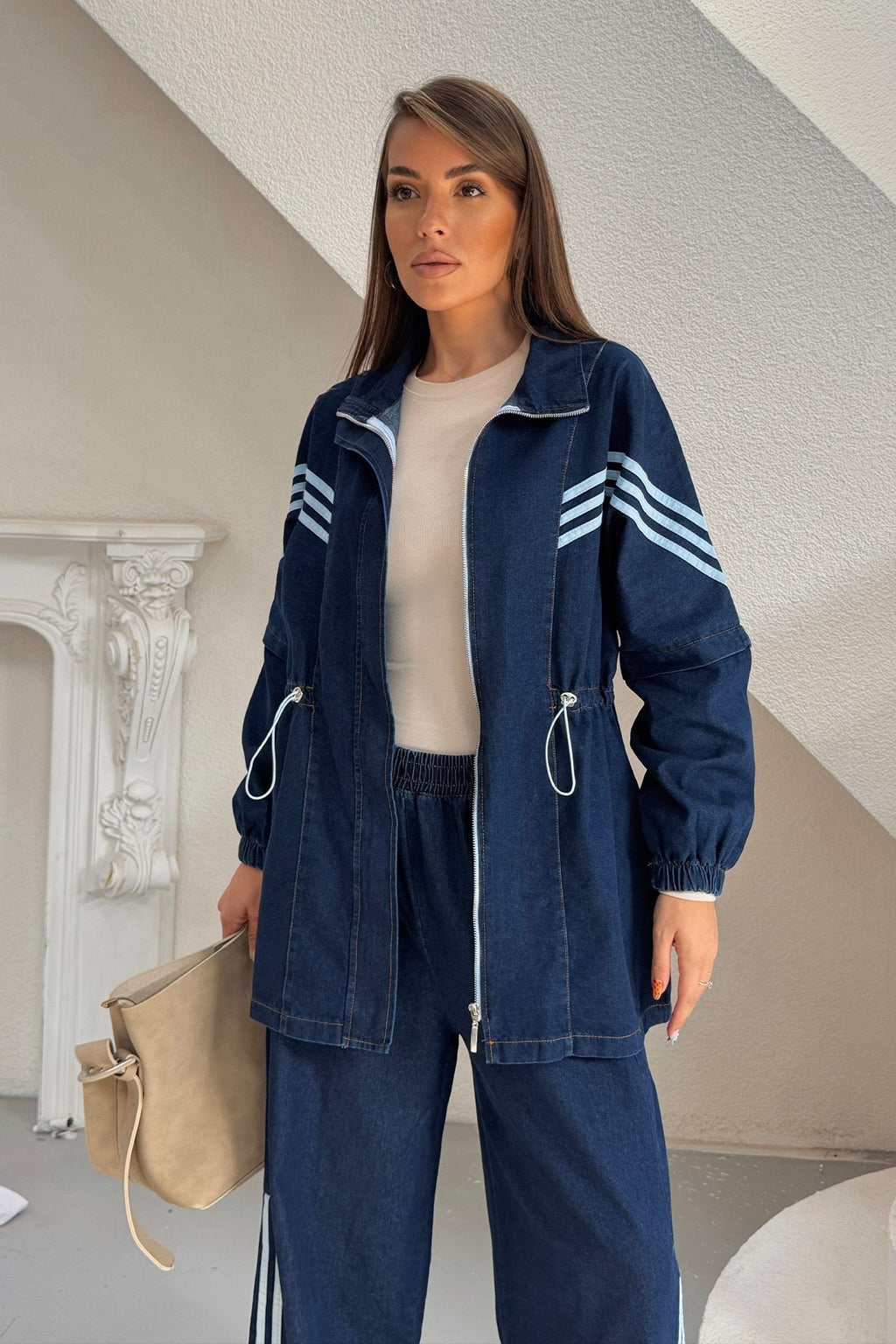 Ensemble femme bleu marine à bandes contrastantes