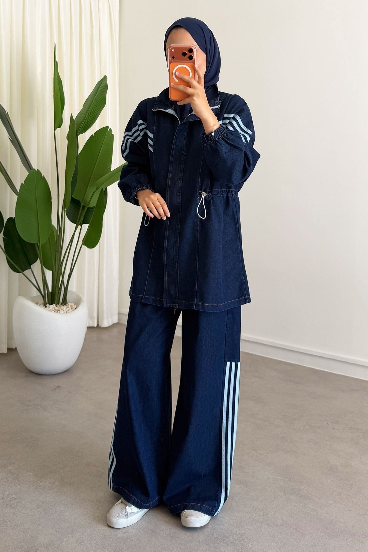 Ensemble femme bleu marine à bandes contrastantes