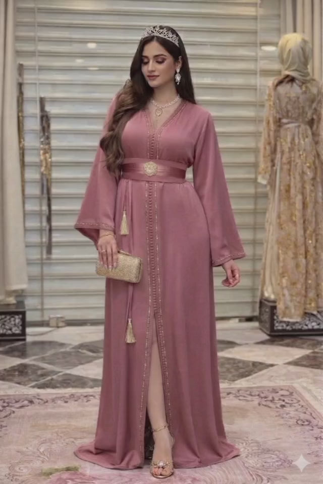قفطان ملكي منبت بالعقيق